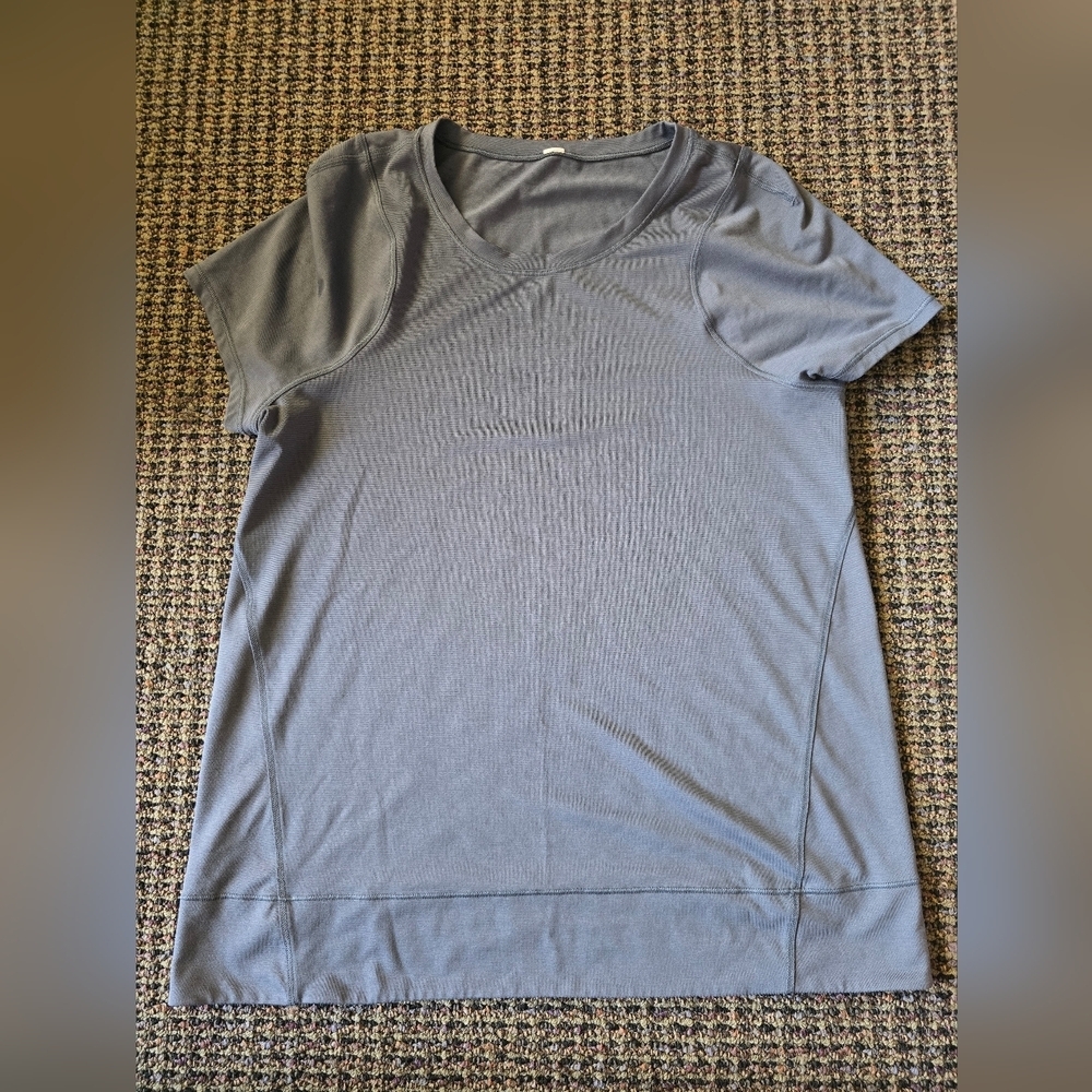 lululemon athletica Slate Gray Short Sleeve Tee